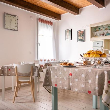 La Casa Di Santino Bed and Breakfast Comacchio Exteriör bild