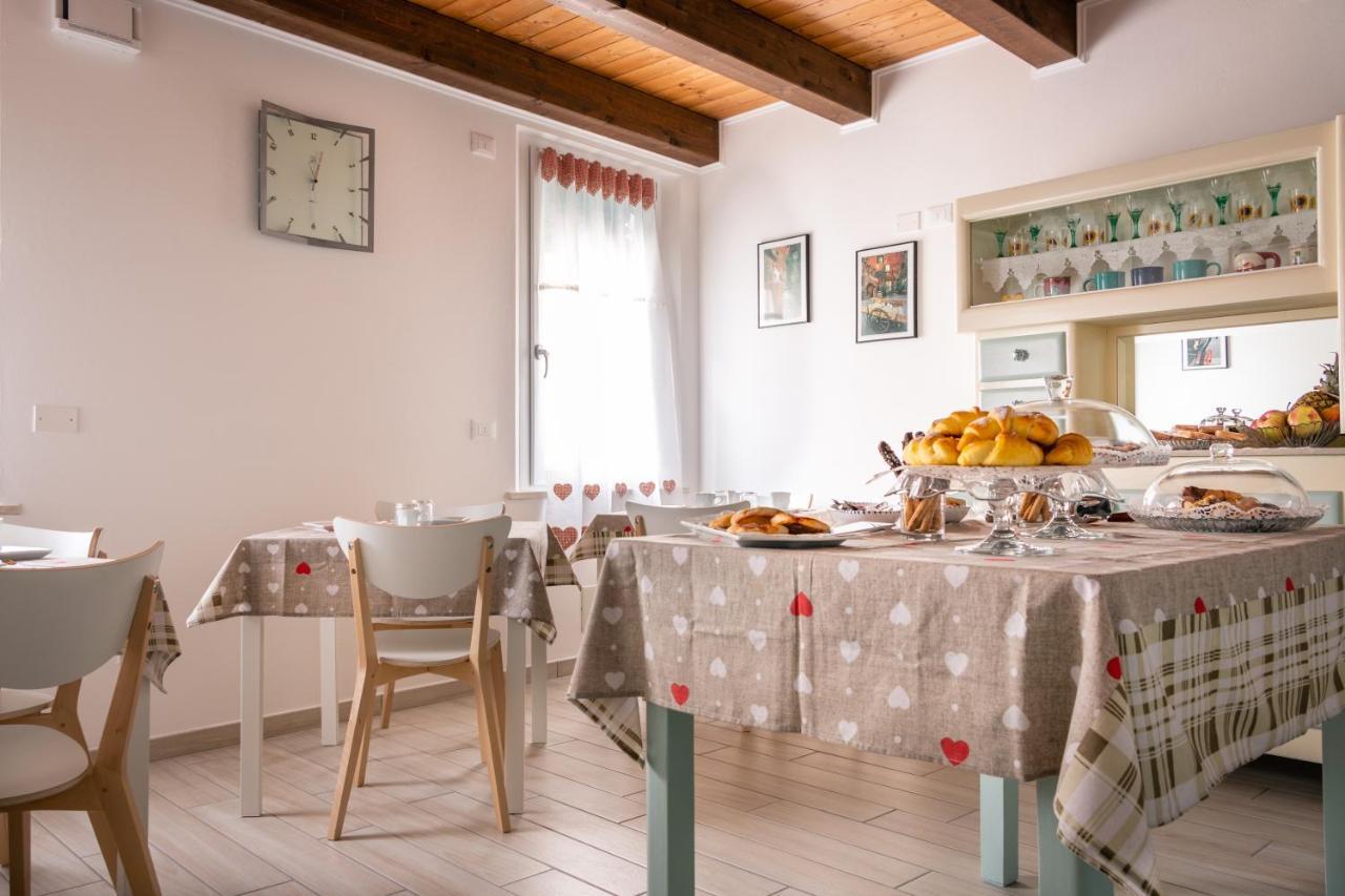 La Casa Di Santino Bed and Breakfast Comacchio Exteriör bild